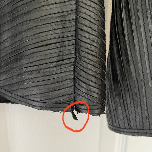 Women’s Wilson leather jacket, size Medium - Picture 3 of 4